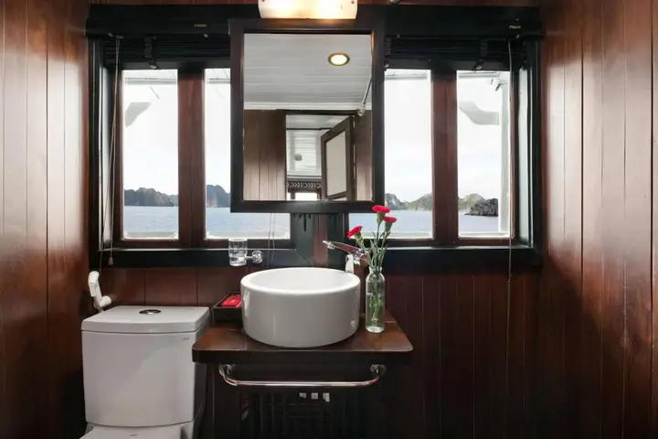 Халонг: Halong Carina Cruise