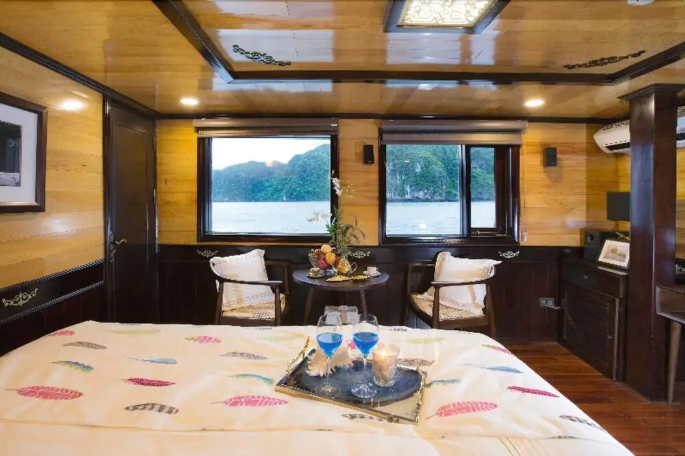 Халонг: Aphrodite Cruises