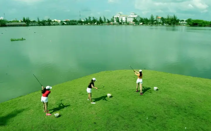 Бакльеу: Ho Nam Resort