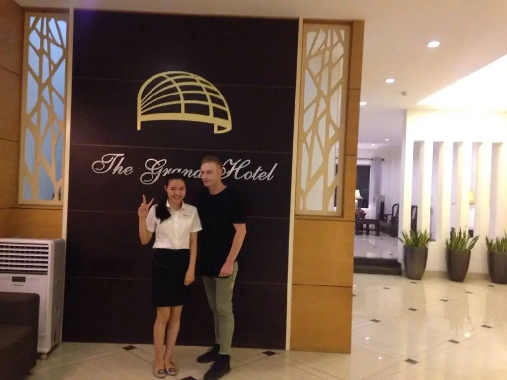 Ту Сон: The Grand Hotel