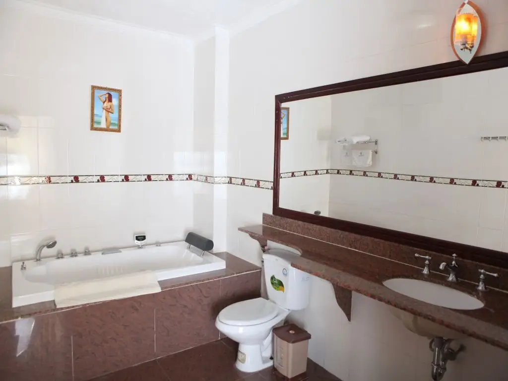 Камау: Best CM Hotel
