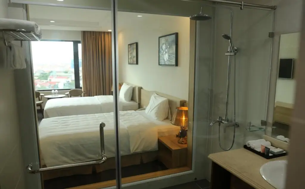 Хатинь: Ha Huy Hotel