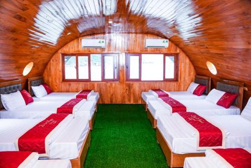 Хайфон: Cat Ba Local Cruise