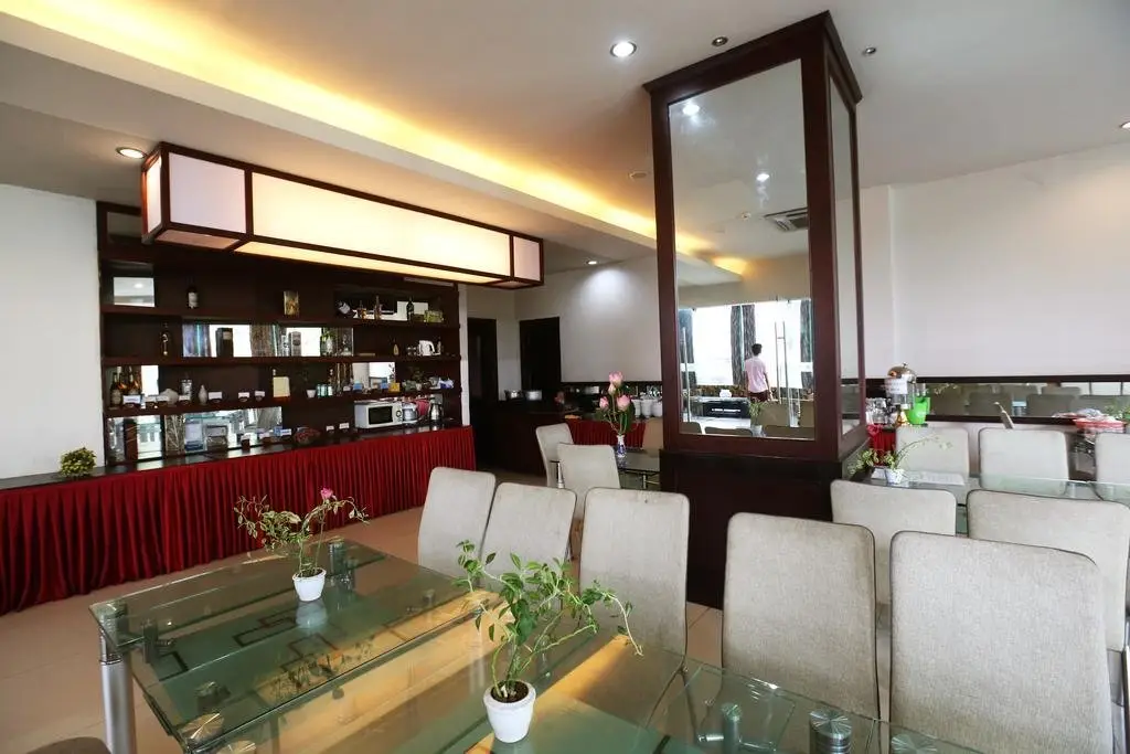 Хюэ: La Lanette Hotel Hue