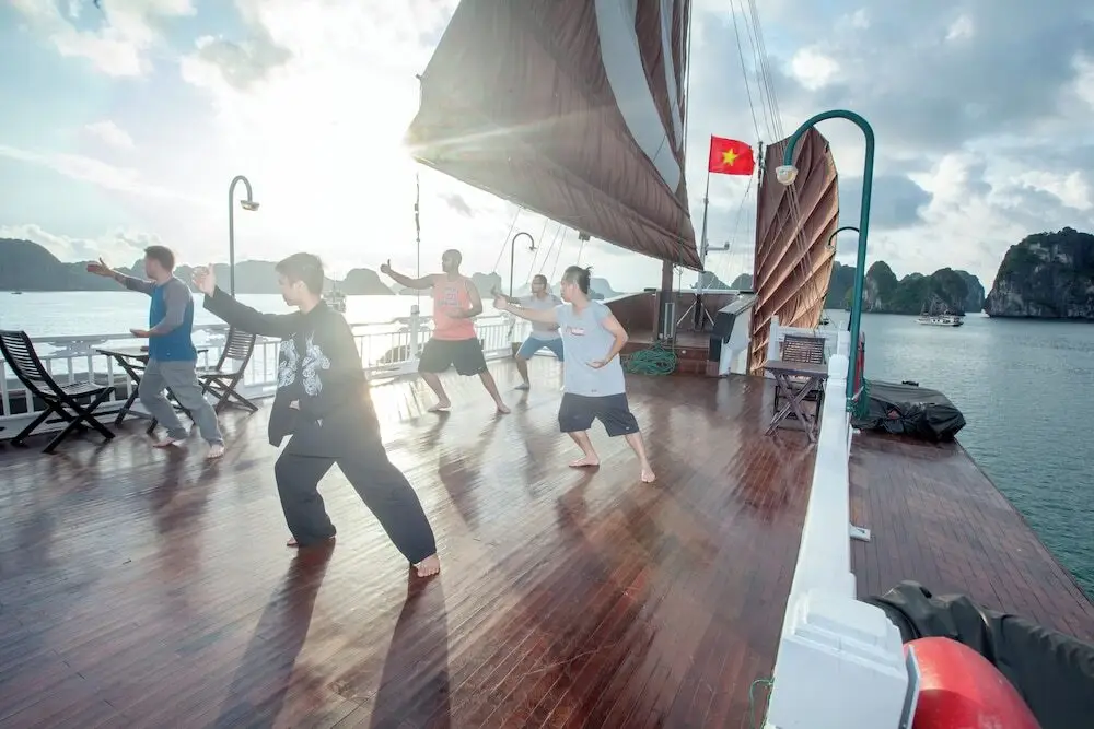 Халонг: Bhaya Halong Cruise