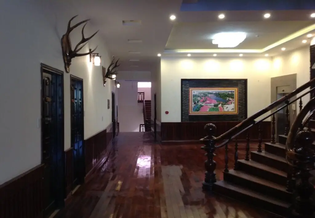 Зянгия: New Sunrise Hotel Dak Nong