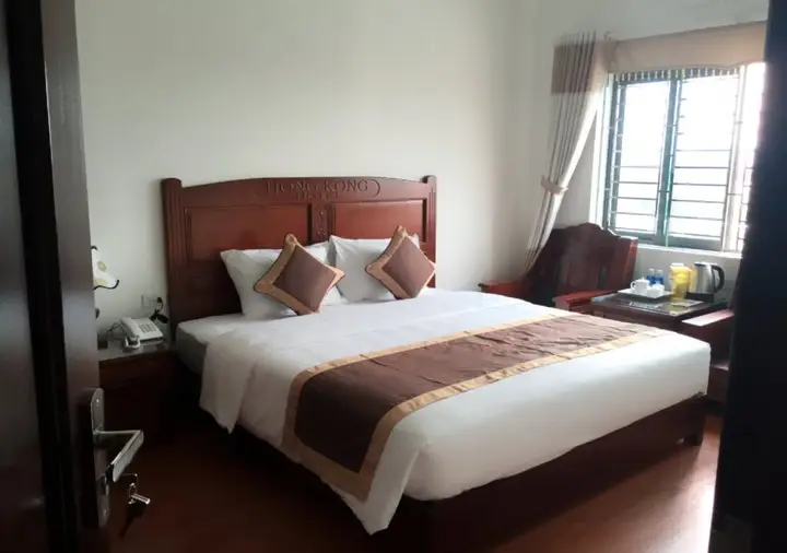 Винь: Khách sạn Sen Hồng