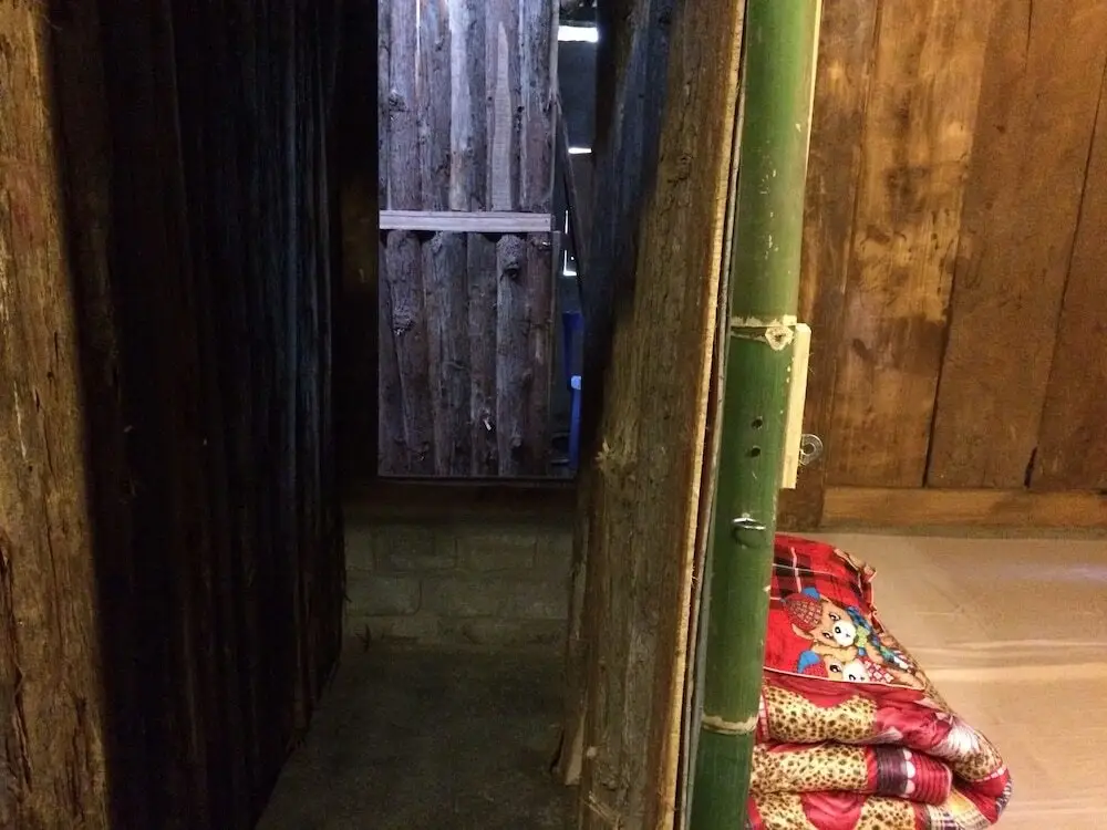 Шапа: Zihome Hmong House