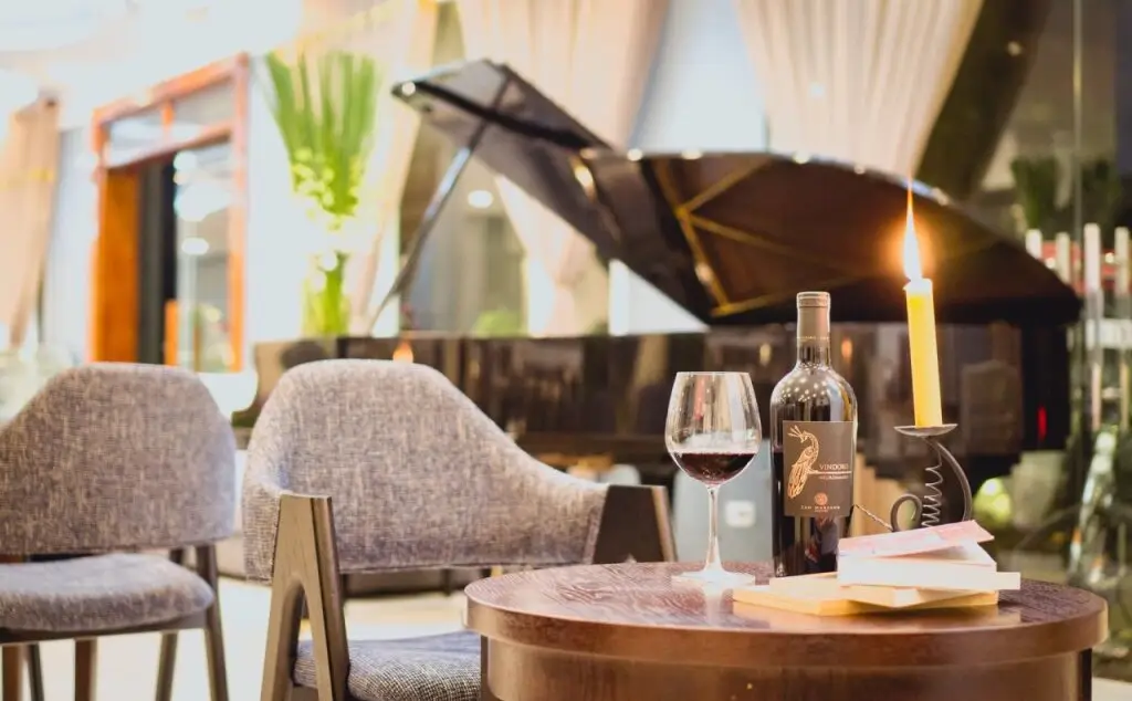 Шапа: Sons Hotel