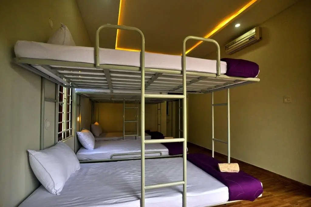 Куинён: John  Paul Inn