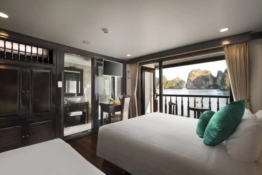 Халонг: Alisa Luxury Cruise