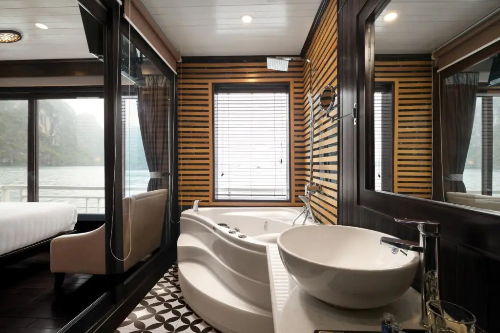 Халонг: Alisa Luxury Cruise