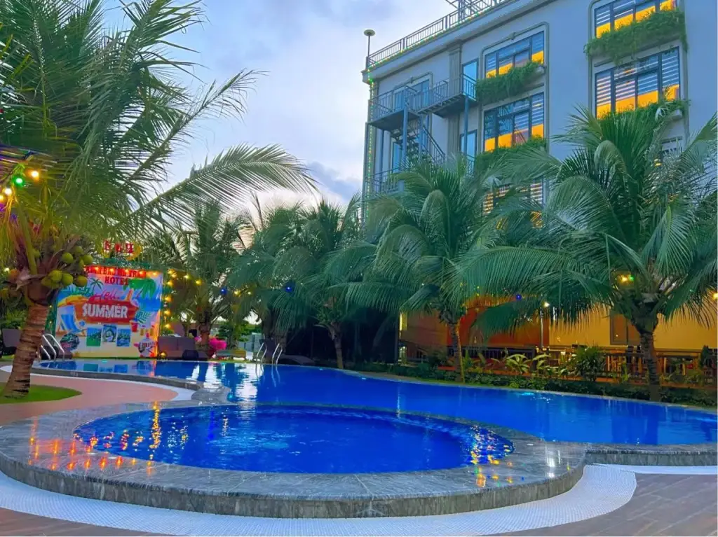 Суен Мок: Huong Tuyet Motel