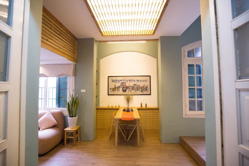 Ханой: Joy House in Central Hanoi