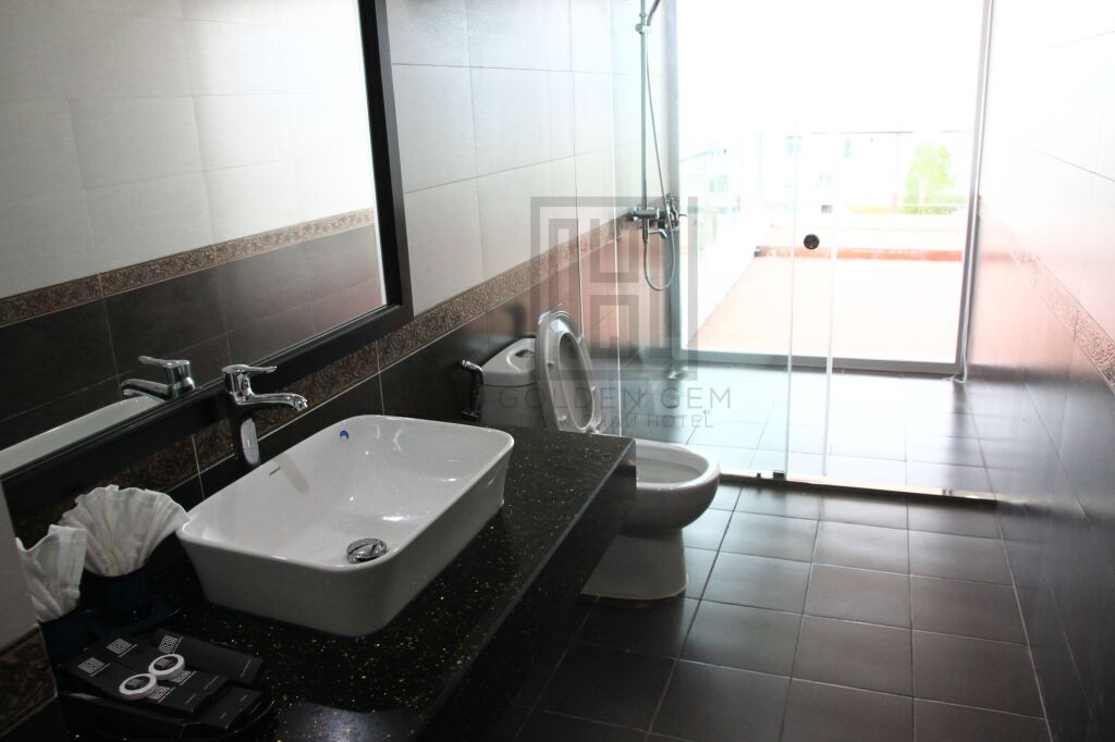 Халонг: Golden Gem Tuan Chau Hotel