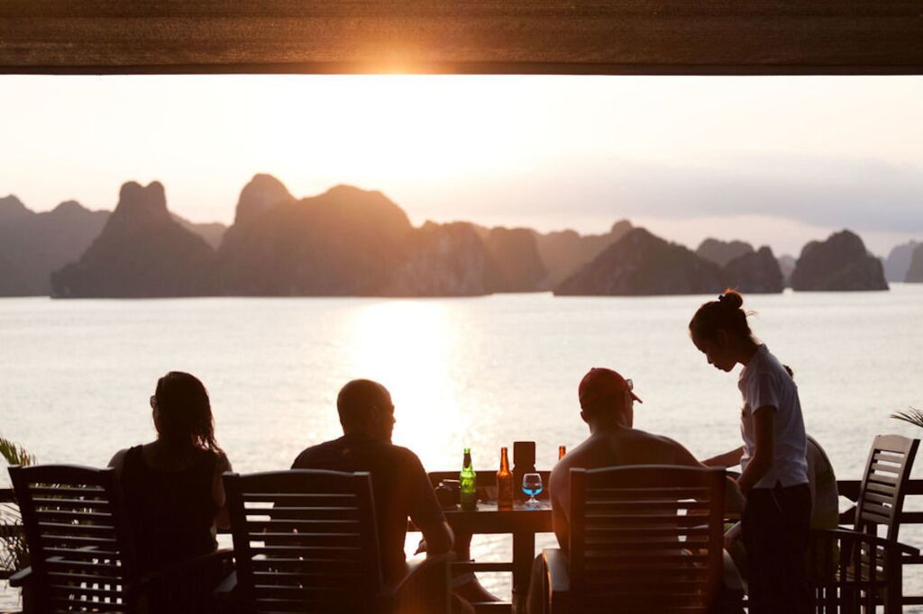 Халонг: Halong Moon Legend Cruise