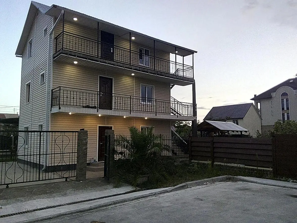 Адлер: Guest House Mirny с бассейном
