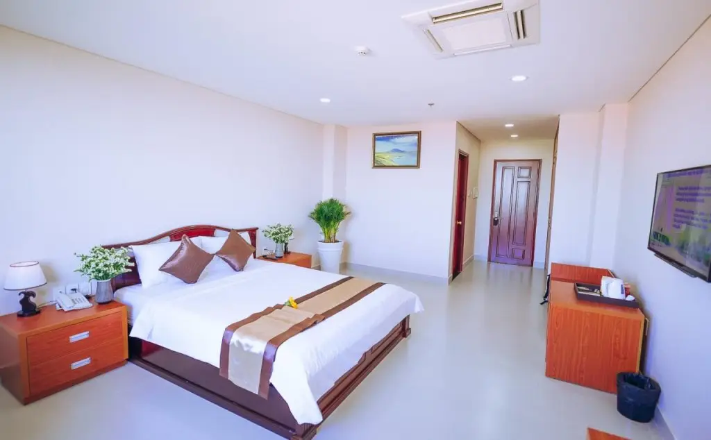 Тэйнинь: Victory Hotel