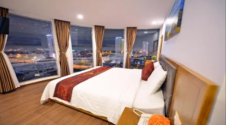 Дананг: La Beach Hotel