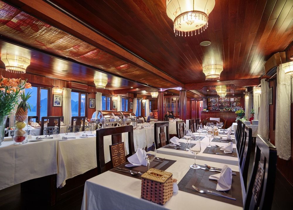 Халонг: Garden Bay Legend Cruise
