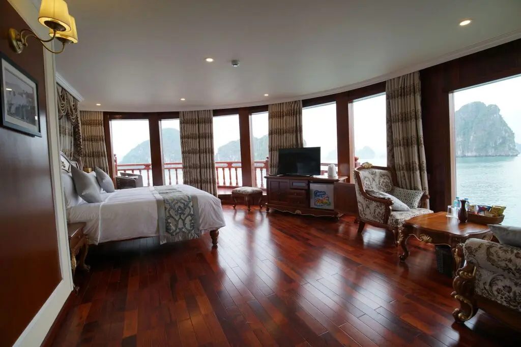 Халонг: Emperor Cruises Legacy Halong