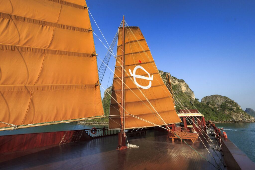 Халонг: Emperor Cruises Legacy Halong