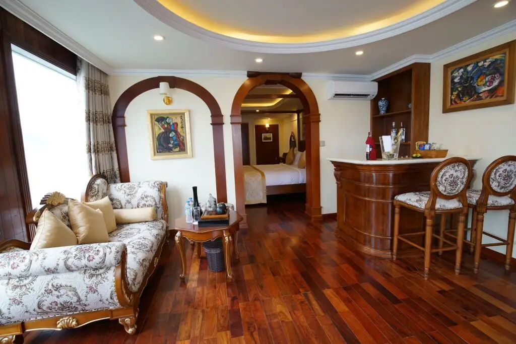 Emperor Cruises Legacy Halong — фото 1