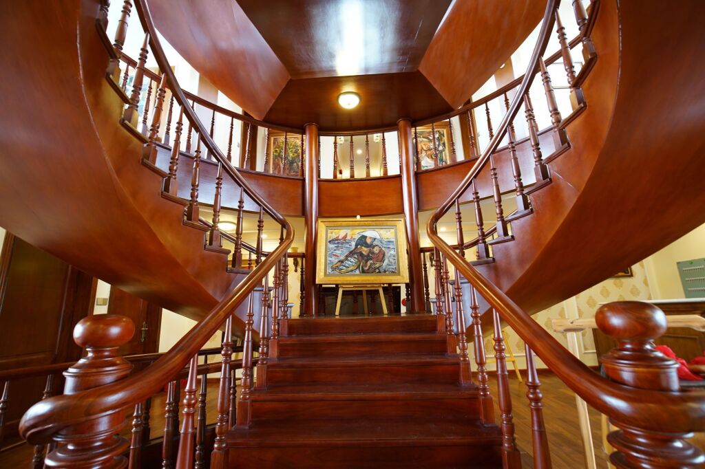 Халонг: Emperor Cruises Legacy Halong