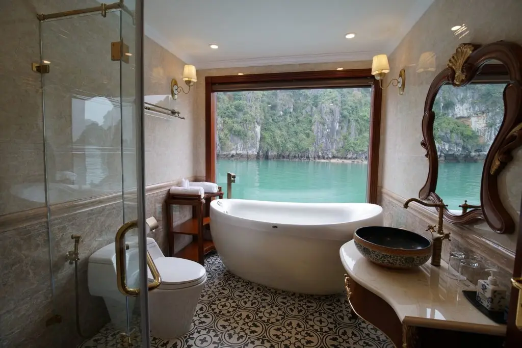 Халонг: Emperor Cruises Legacy Halong