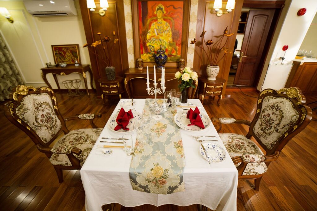 Халонг: Emperor Cruises Legacy Halong