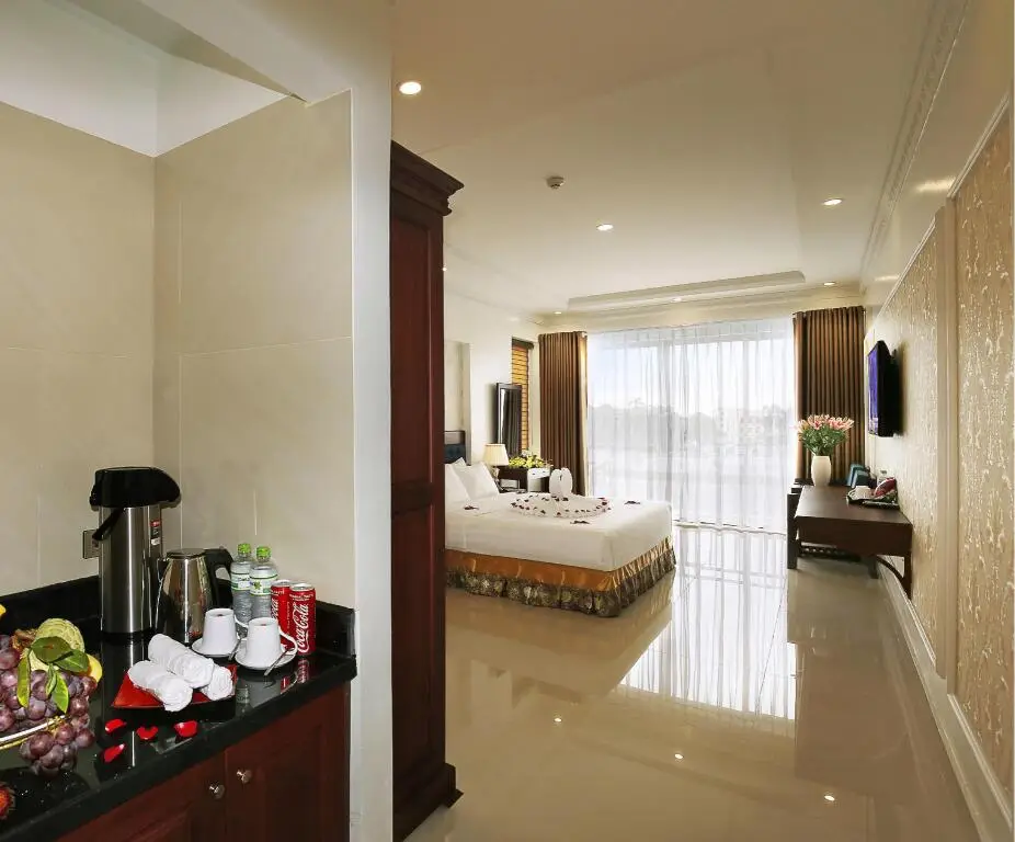 Бакнинь: Bac Ninh Uri Hotel