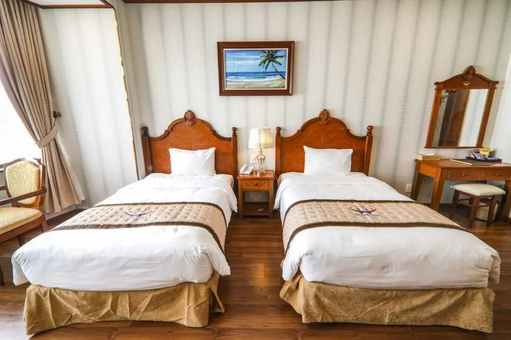 Куинён: Huong Viet Hotel Quy Nhon - Beachfront