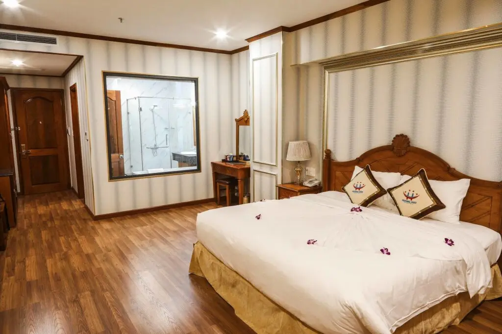 Куинён: Huong Viet Hotel Quy Nhon - Beachfront
