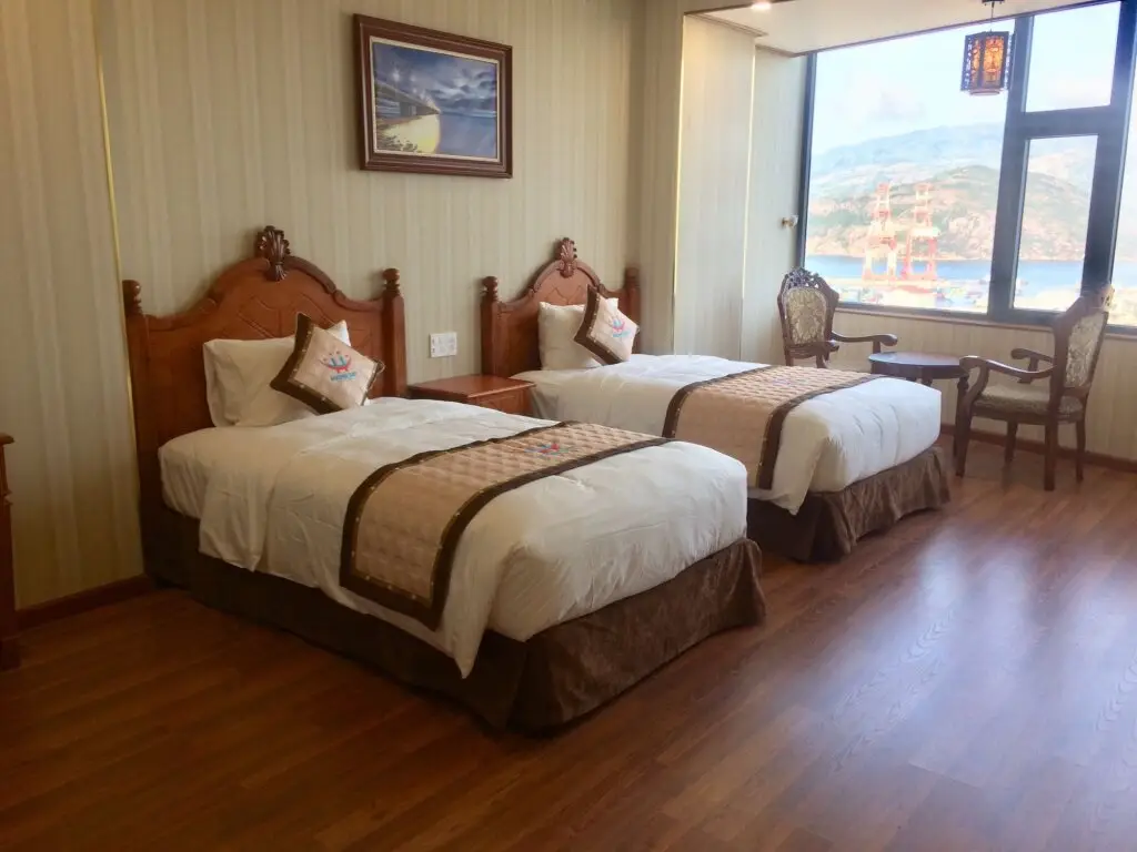 Куинён: Huong Viet Hotel Quy Nhon - Beachfront