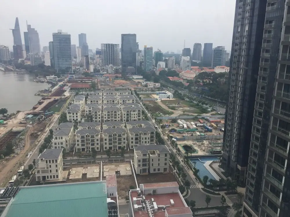 Luxury Apartmentel Vinhomes Golden River — фото 1