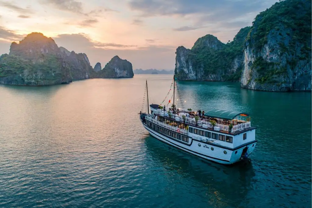 Халонг: Swan Boutique Cruises