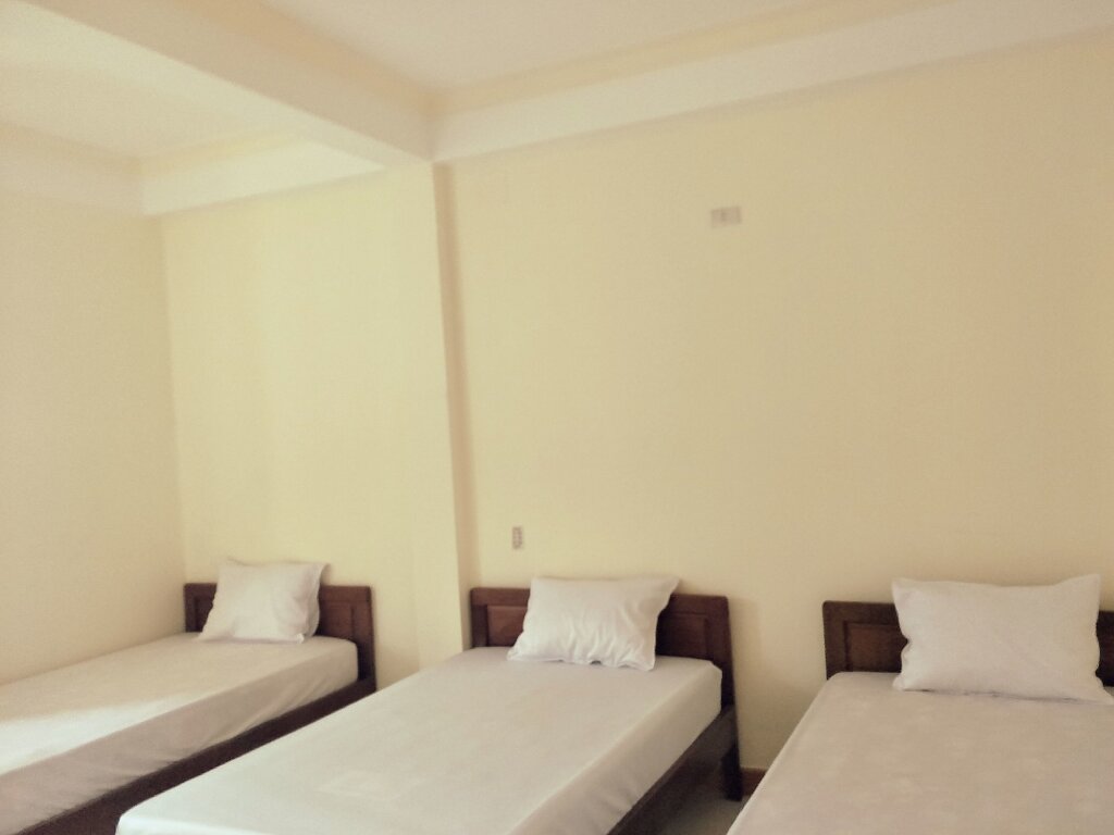 Хюэ: Rabbit Motel