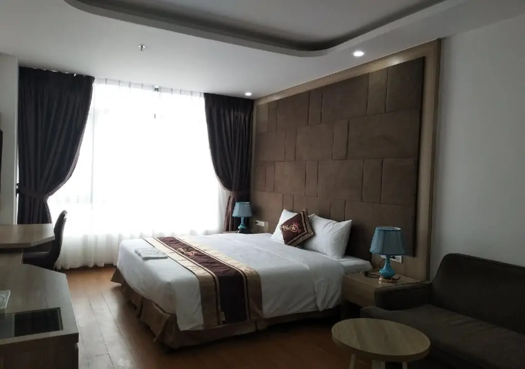 Там-Дао: Royal Huy Tam Dao