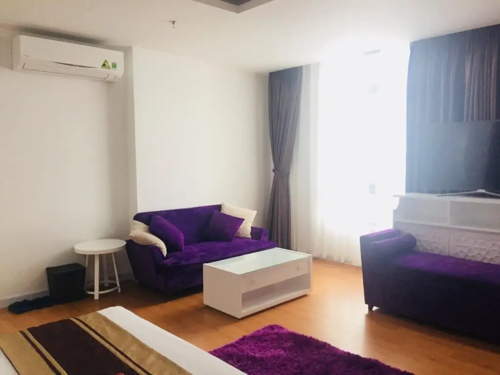 Там-Дао: Royal Huy Tam Dao