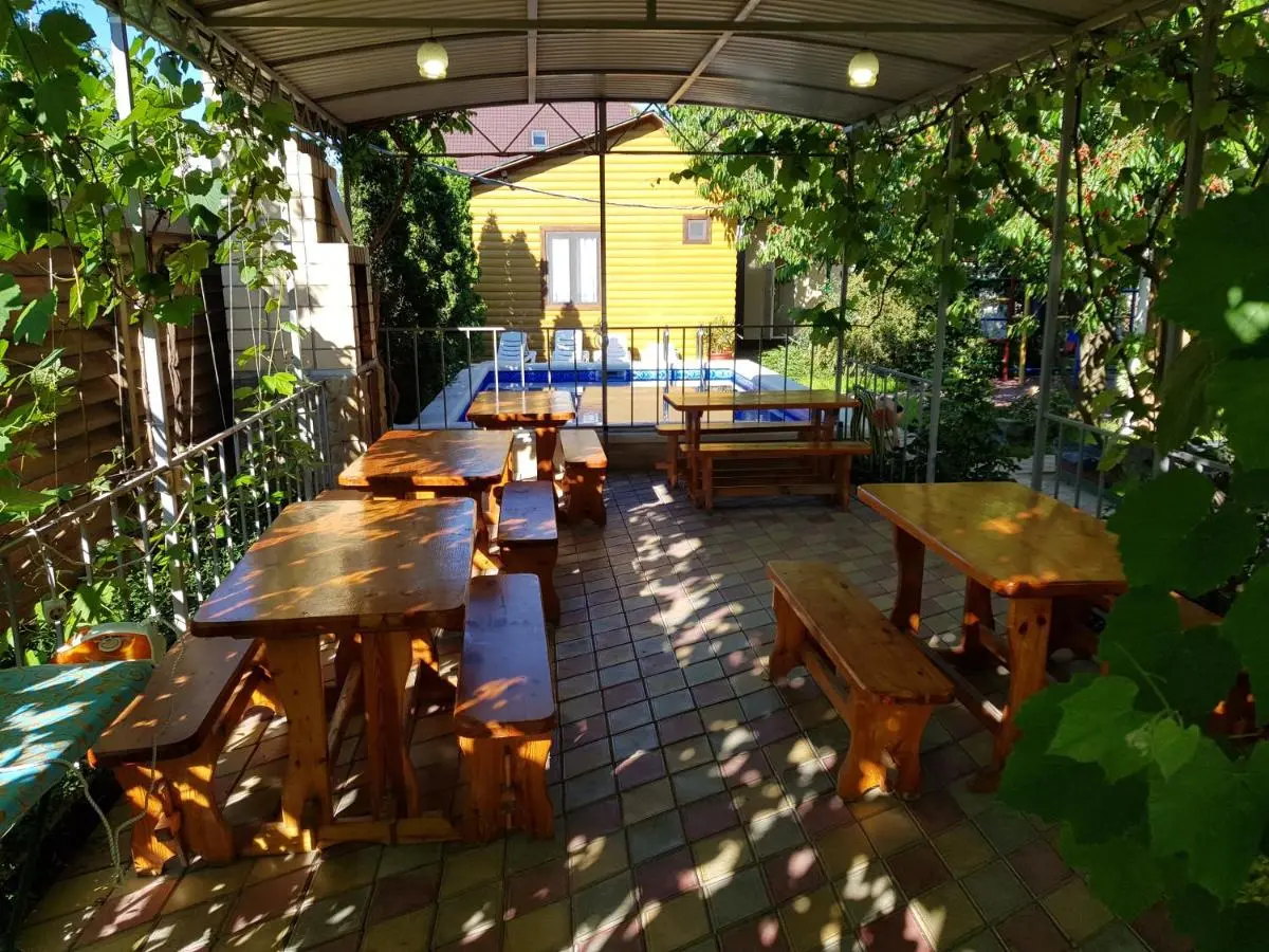 Витязево: Guest House Usadba Vladimira