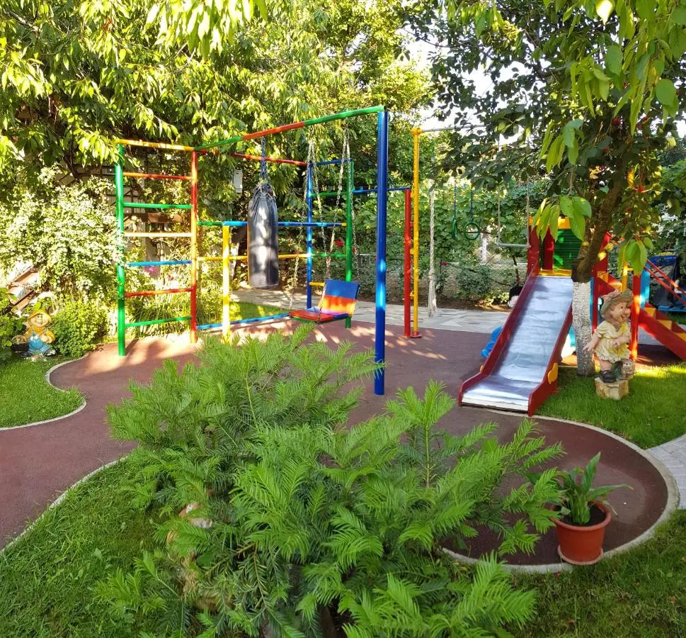 Витязево: Guest House Usadba Vladimira