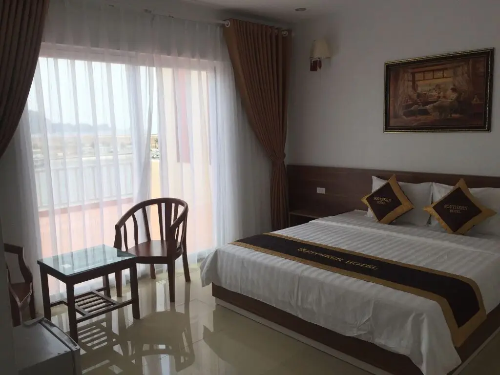 Халонг: Southern Hotel