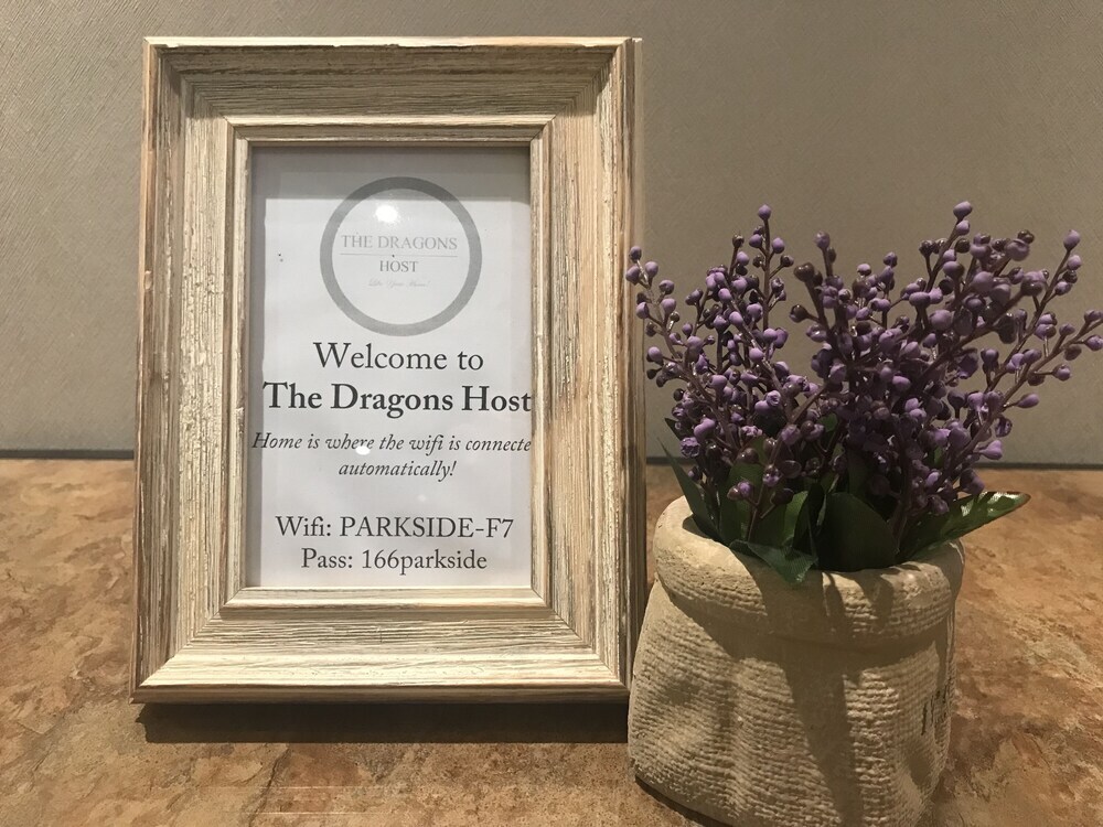 The Dragons Host Parkside — фото 1