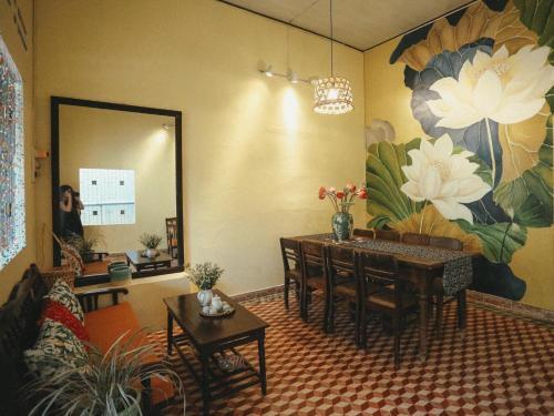 Дананг: Herb's House