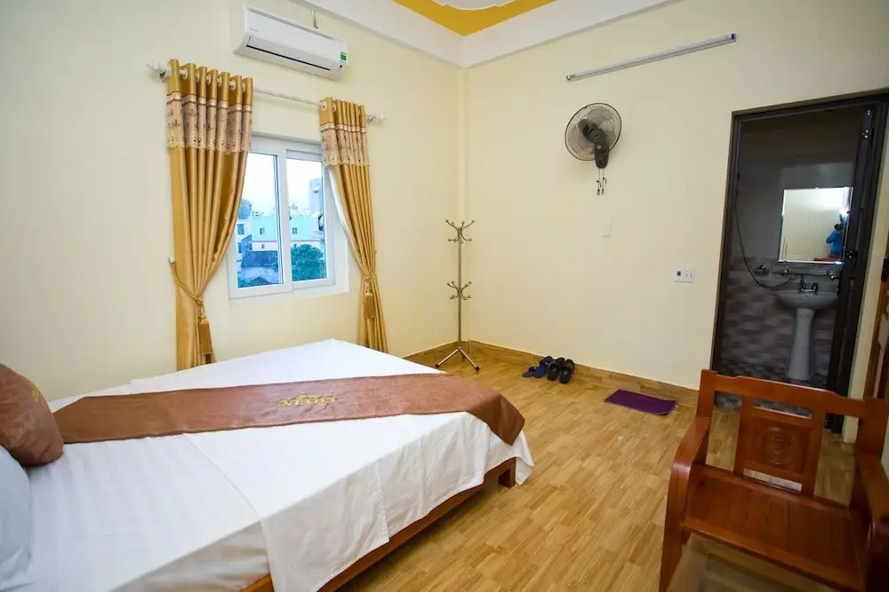 Фонг Ня: Co Cuc Hotel - Hostel