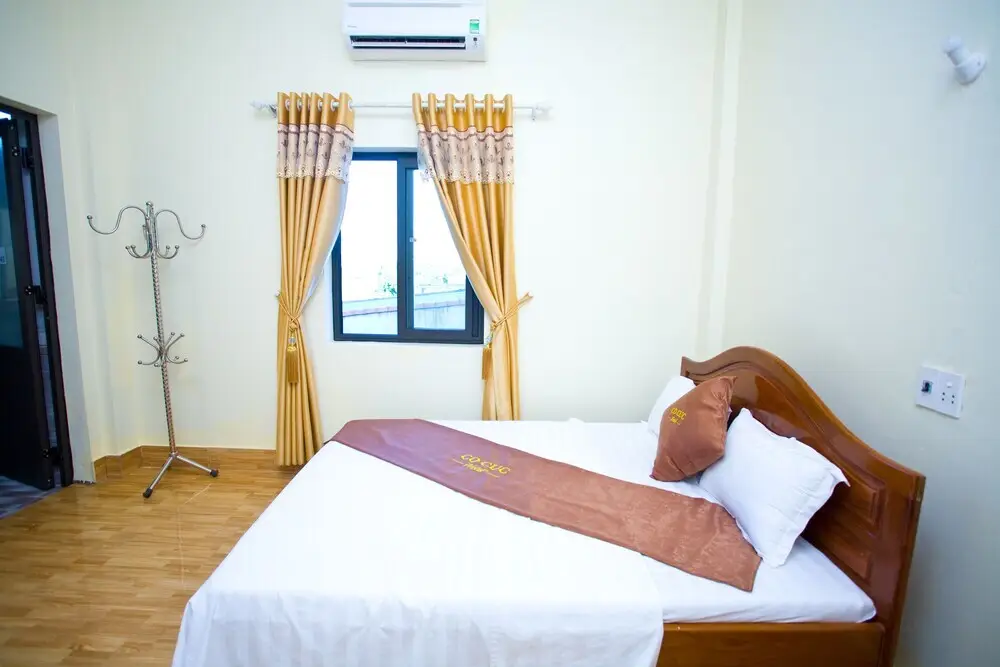 Фонг Ня: Co Cuc Hotel - Hostel