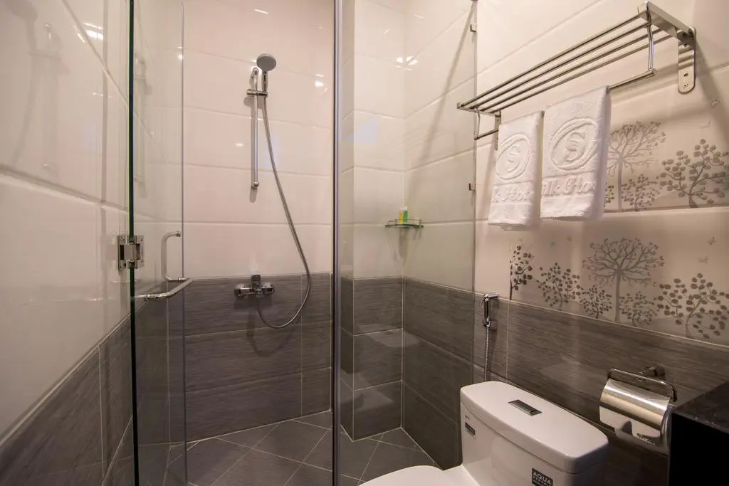 Хошимин: RedDoorz Plus near Tan Son Nhat Airport 2