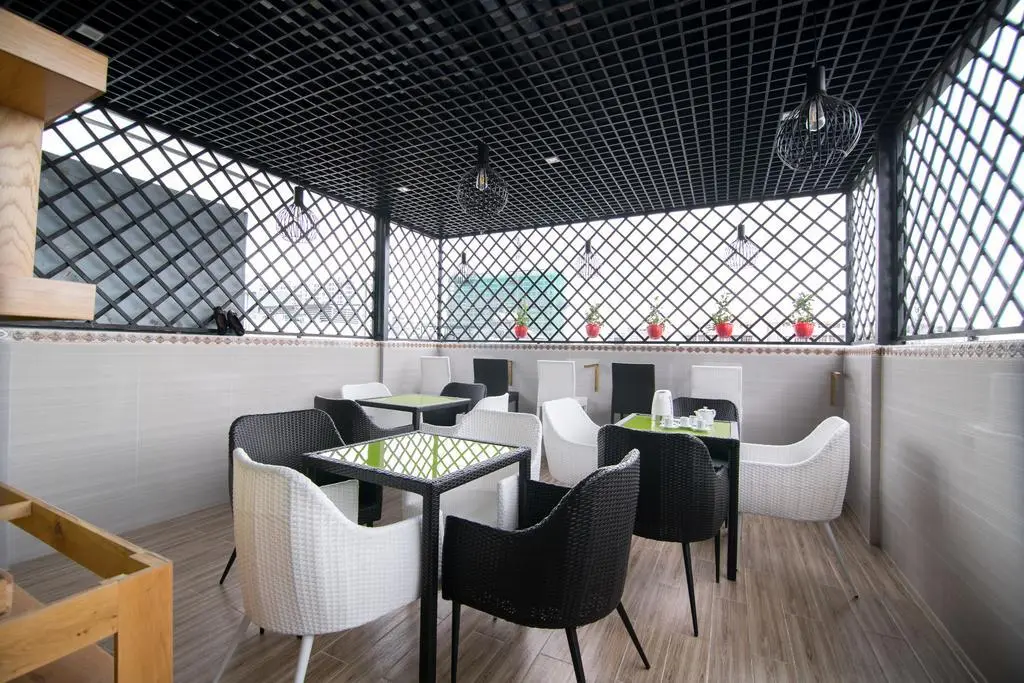 Хошимин: RedDoorz Plus near Tan Son Nhat Airport 2