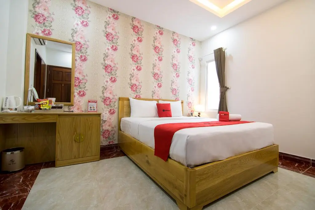 Хошимин: RedDoorz Plus near Tan Son Nhat Airport 2