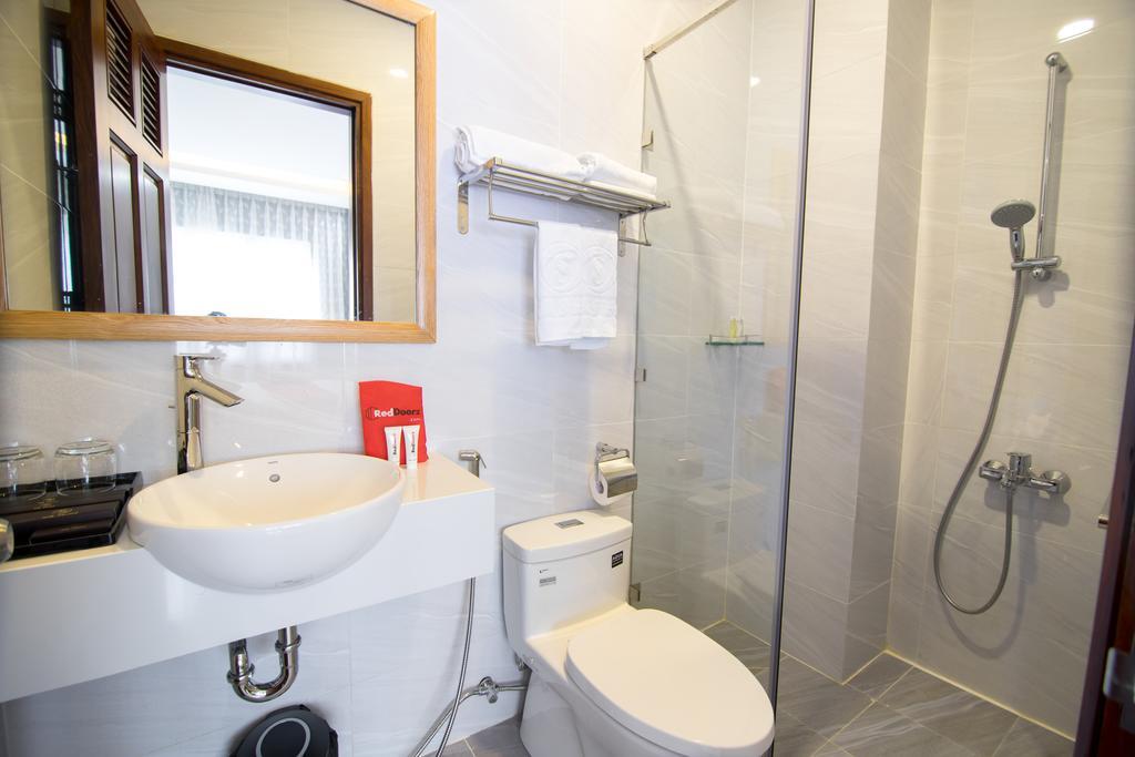 Хошимин: RedDoorz Plus near Tan Son Nhat Airport 2